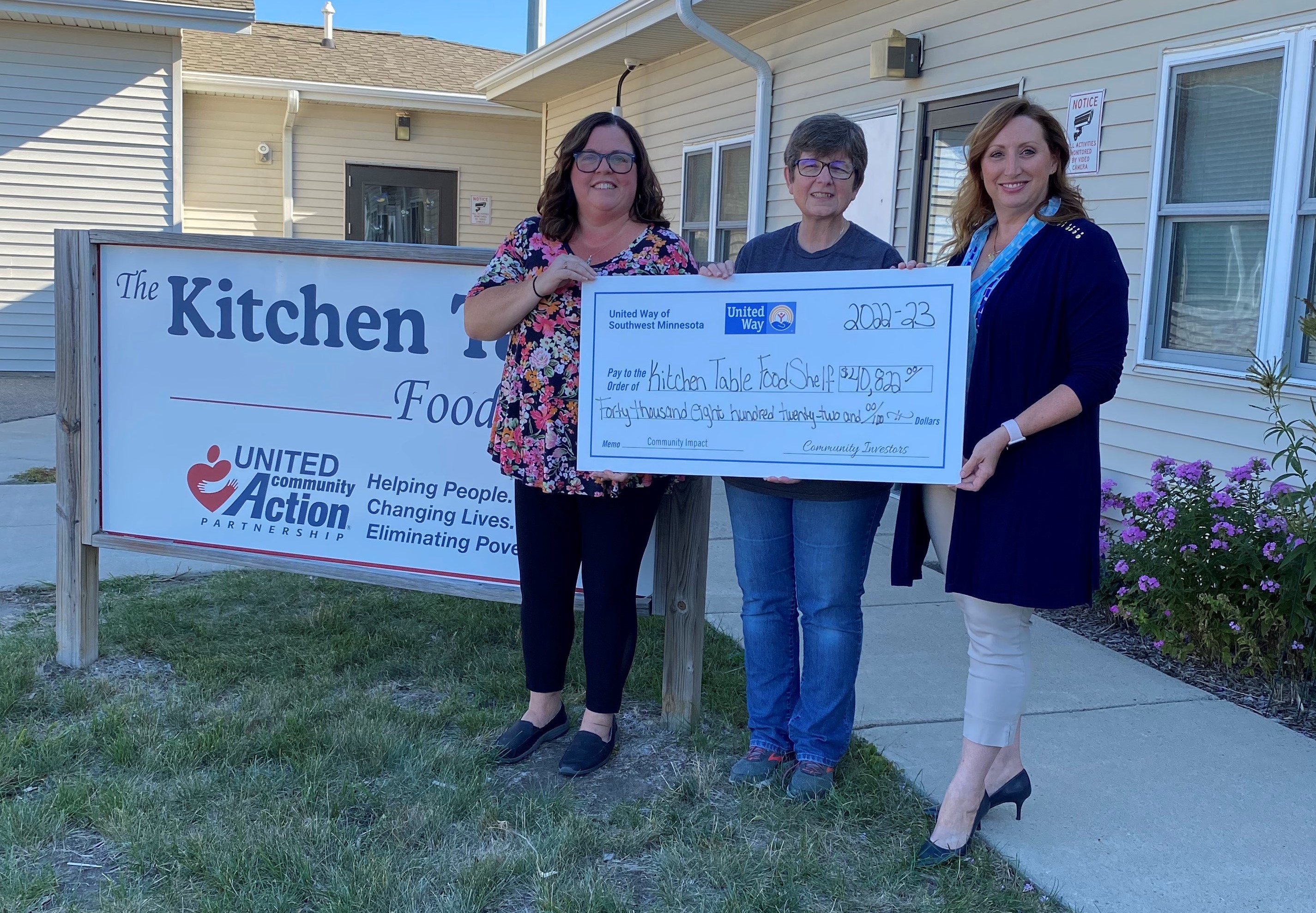 Kitchen Table Food Shelf receives Community Impact Grant United Way